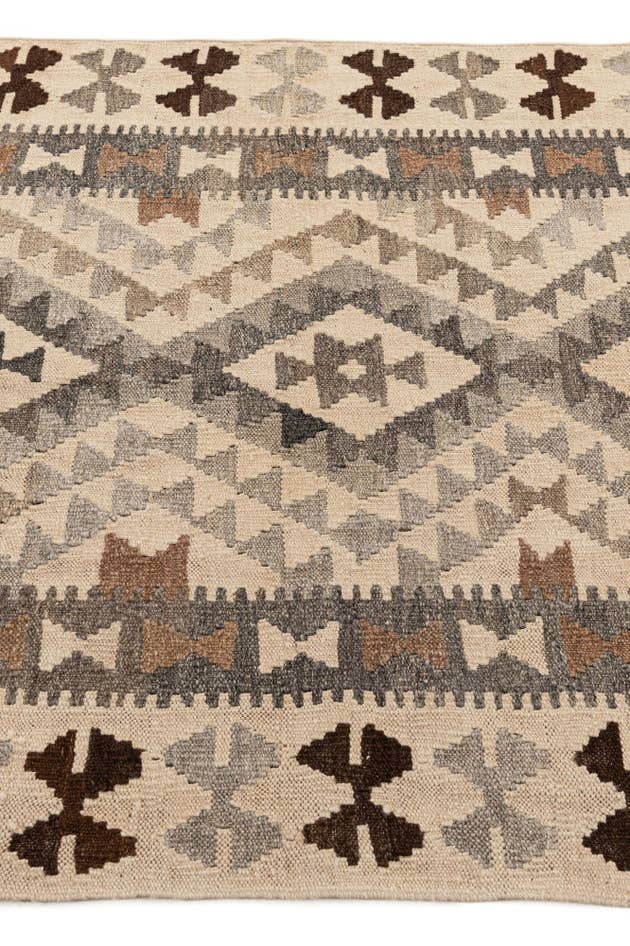 Detail image of 3' 6 x 4' 11 Hand Woven Kilim Maymana Wool Rug