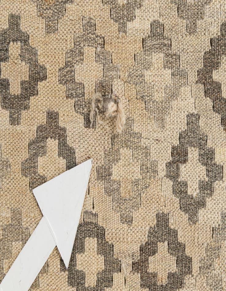 Detail image of 6' 10 x 9' 10  Hand Woven Kilim Maymana Wool Rug