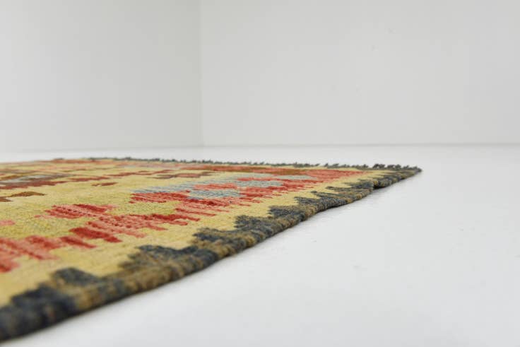 Detail image of 3' 3 x 6' 5 Hand Woven Kilim Maymana Wool Rug