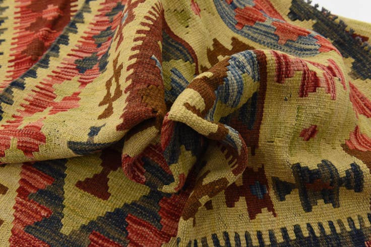 Detail image of 3' 3 x 6' 5 Hand Woven Kilim Maymana Wool Rug
