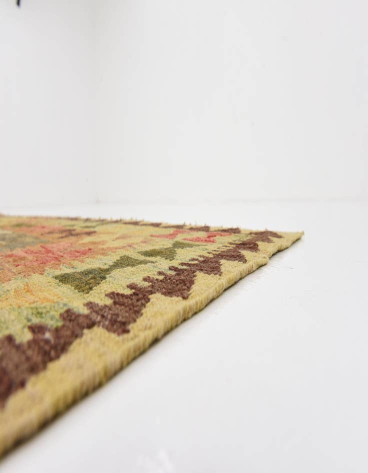 Detail image of 5' 2 x 8' Hand Woven Kilim Maymana Wool Rug