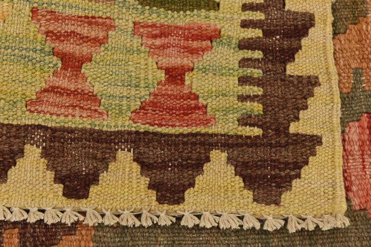 Detail image of 5' 2 x 8' Hand Woven Kilim Maymana Wool Rug