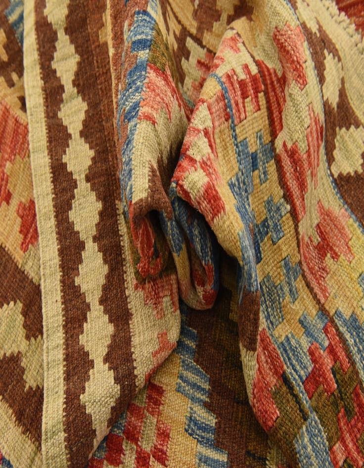 Detail image of 3' 3 x 5' Hand Woven Kilim Maymana Wool Rug
