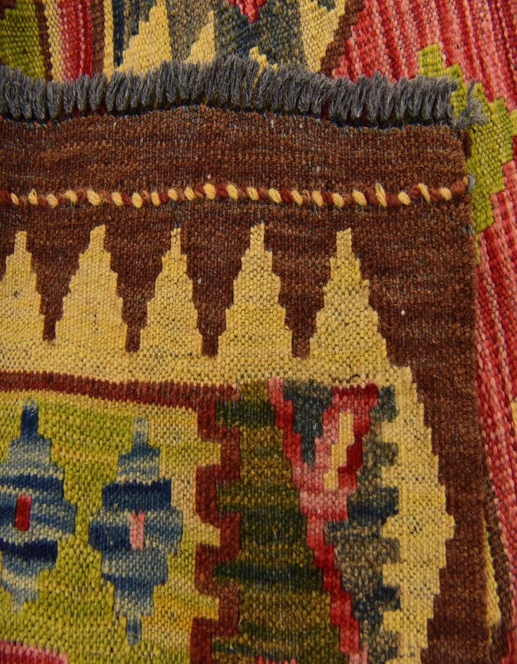 Detail image of 3' 5 x 6' 5 Hand Knotted Kilim Maymana Wool Rug