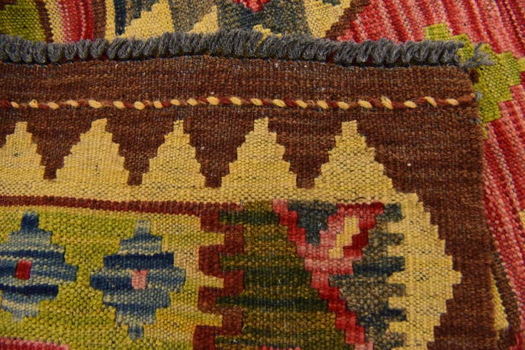 Detail image of 3' 5 x 6' 5 Hand Knotted Kilim Maymana Wool Rug
