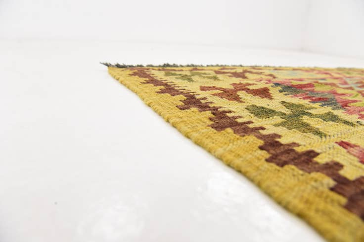 Detail image of 3' 5 x 5' 3 Hand Woven Kilim Maymana Wool Rug