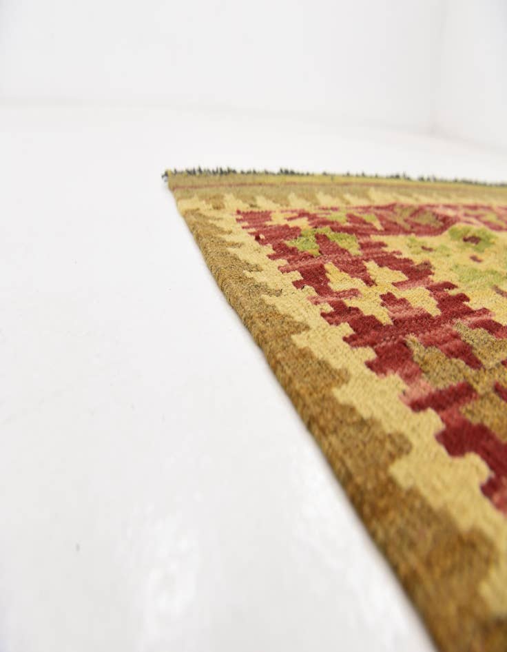 Detail image of 3' 3 x 5' 2  Hand Woven Kilim Maymana Wool Rug