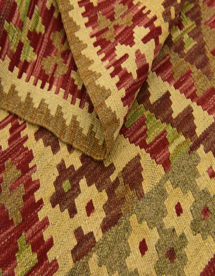 Detail image of 3' 3 x 5' 2  Hand Woven Kilim Maymana Wool Rug