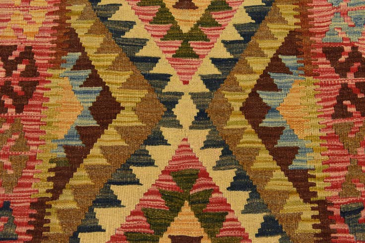 Detail image of 105cm x 195cm Hand Woven Kilim Maymana Wool Rug