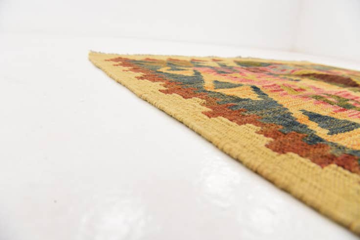 Detail image of 105cm x 195cm Hand Woven Kilim Maymana Wool Rug