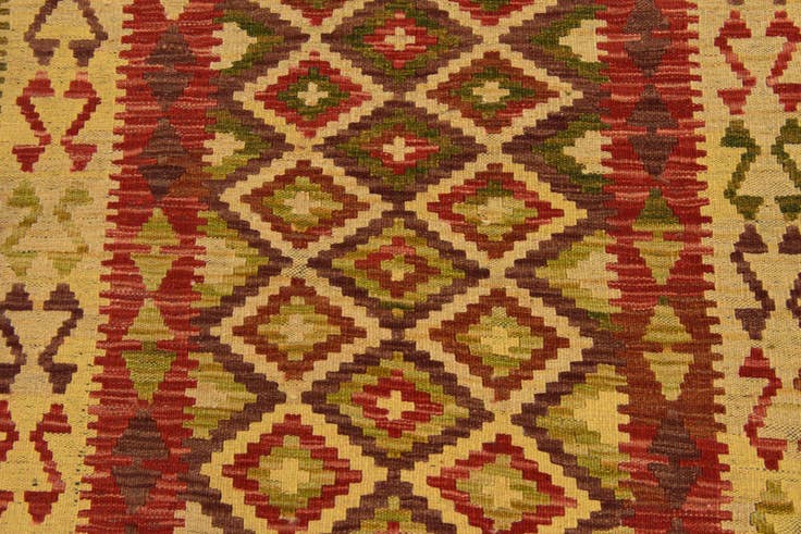 Detail image of 3' 4 x 6' Hand Woven Kilim Maymana Wool Rug