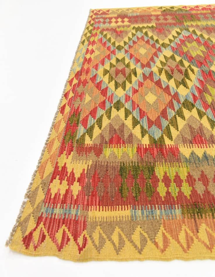 Detail image of 4' x 6' 9 Hand Woven Kilim Maymana Wool Rug