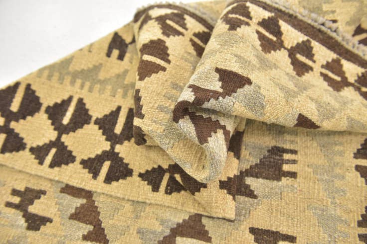 Detail image of 2' 9 x 4' Hand Woven Kilim Maymana Wool Rug