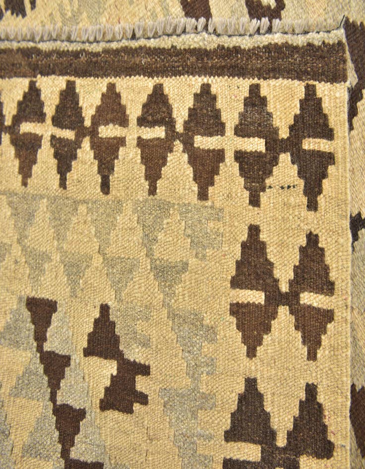 Detail image of 2' 9 x 4'  Hand Woven Kilim Maymana Wool Rug