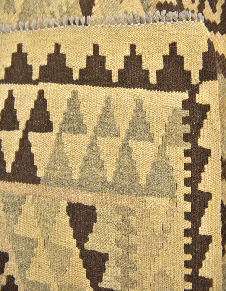 Detail image of 2' 10 x 4'  Hand Woven Kilim Maymana Wool Rug
