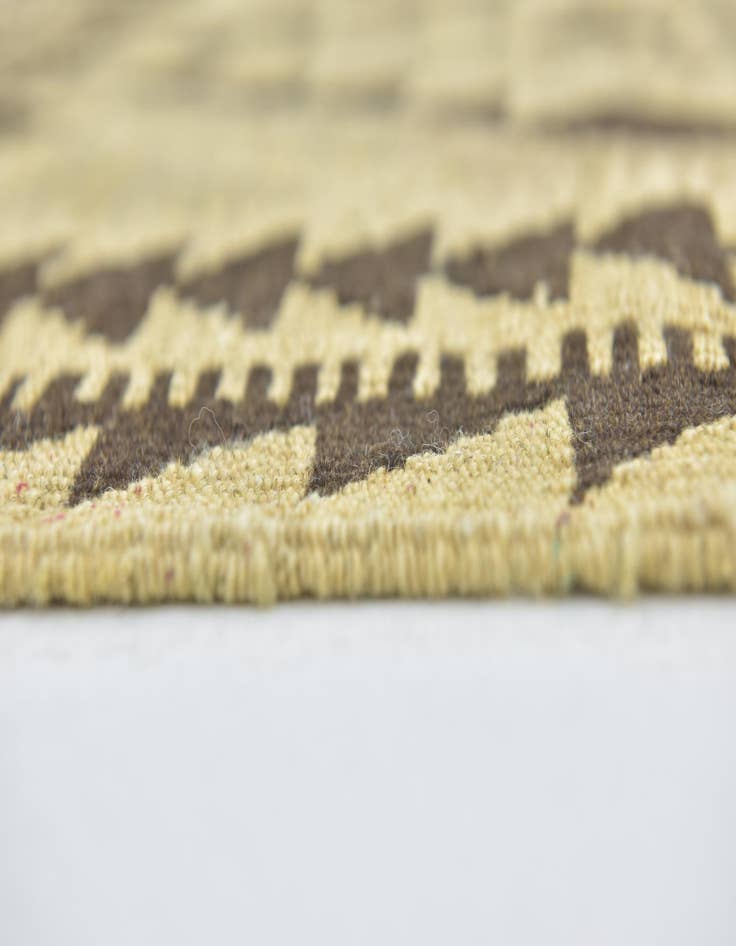 Detail image of 2' 8 x 4'  Hand Woven Kilim Maymana Wool Rug