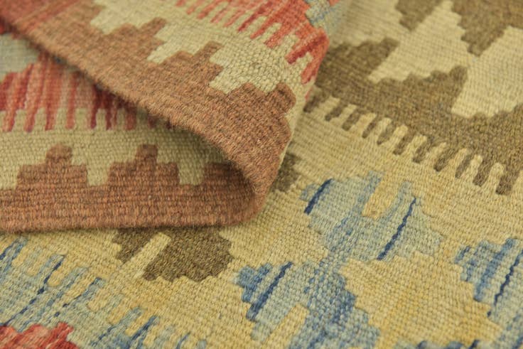 Detail image of 165cm x 250cm Hand Woven Kilim Maymana Wool Rug