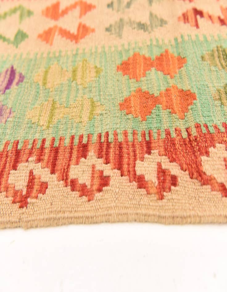 Detail image of 5' 2 x 6' 9  Hand Woven Kilim Maymana Wool Rug