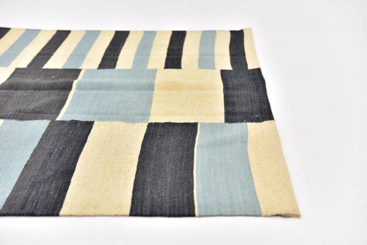 Detail image of 4' 3 x 5' 10 Hand Woven Kilim Modern Wool Rug