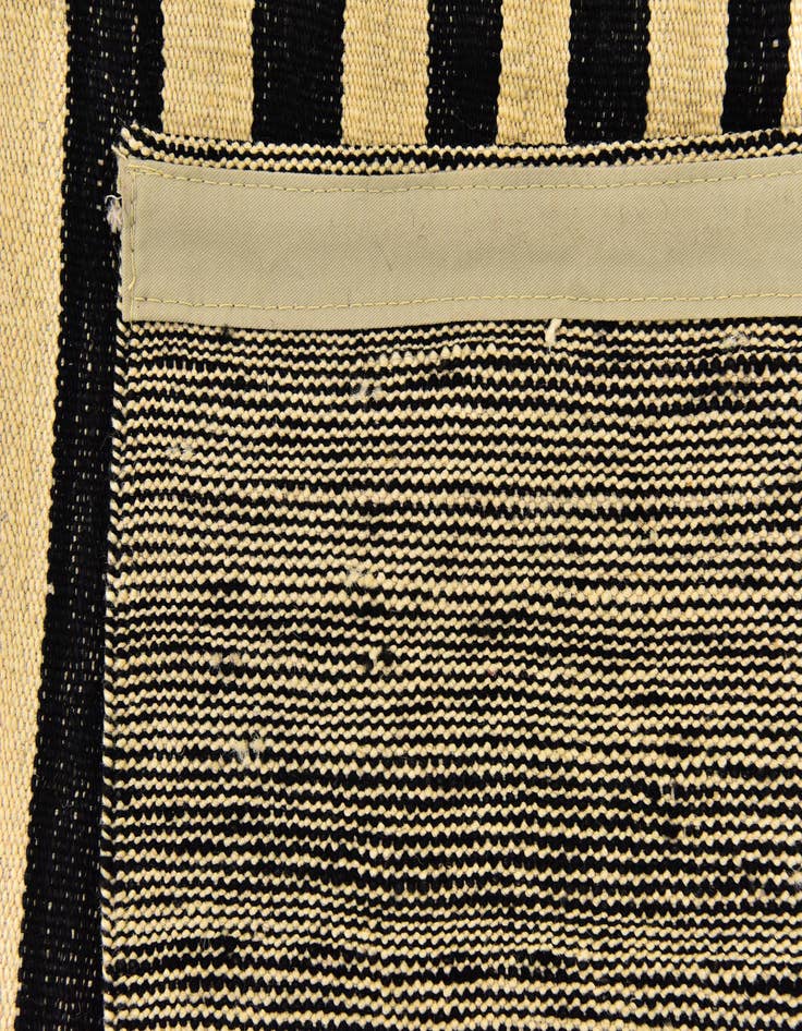 Detail image of 5' 10 x 7' 6  Hand Woven Kilim Modern Wool Rug