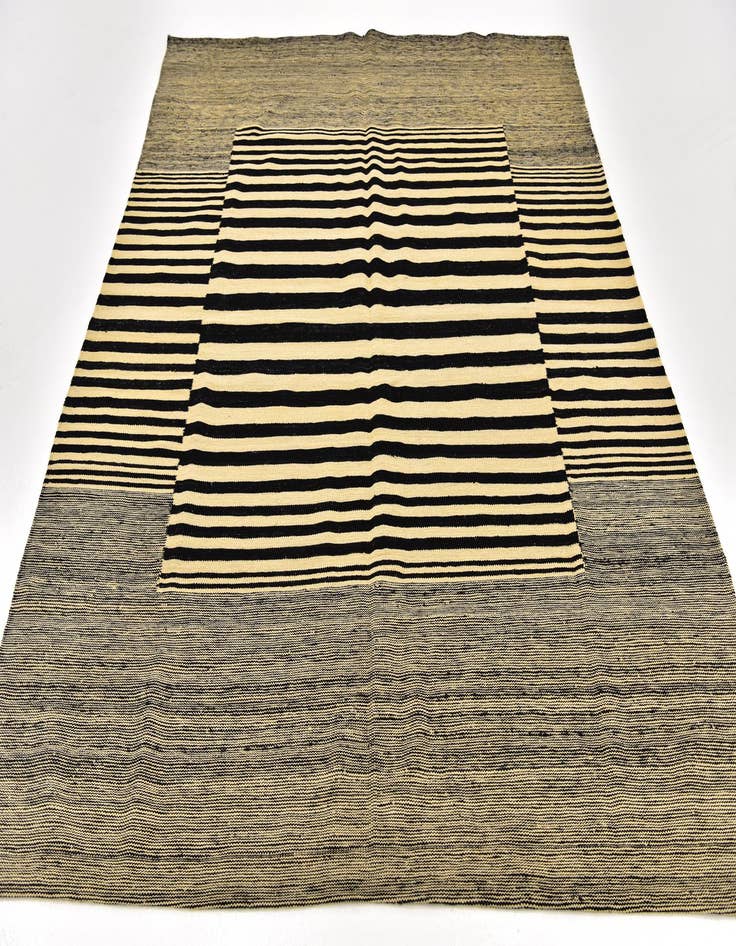 Detail image of 5' 10 x 7' 6  Hand Woven Kilim Modern Wool Rug