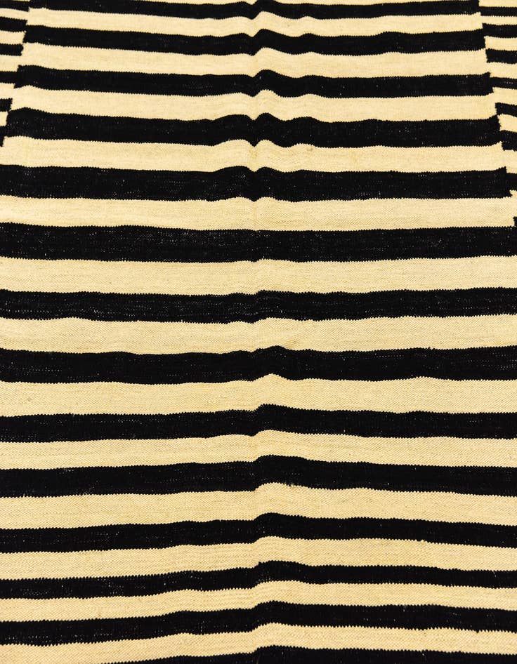 Detail image of 5' 10 x 7' 6  Hand Woven Kilim Modern Wool Rug