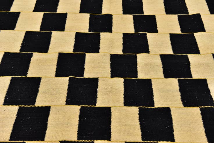 Detail image of 6' x 7' 10 Hand Woven Kilim Modern Wool Rug