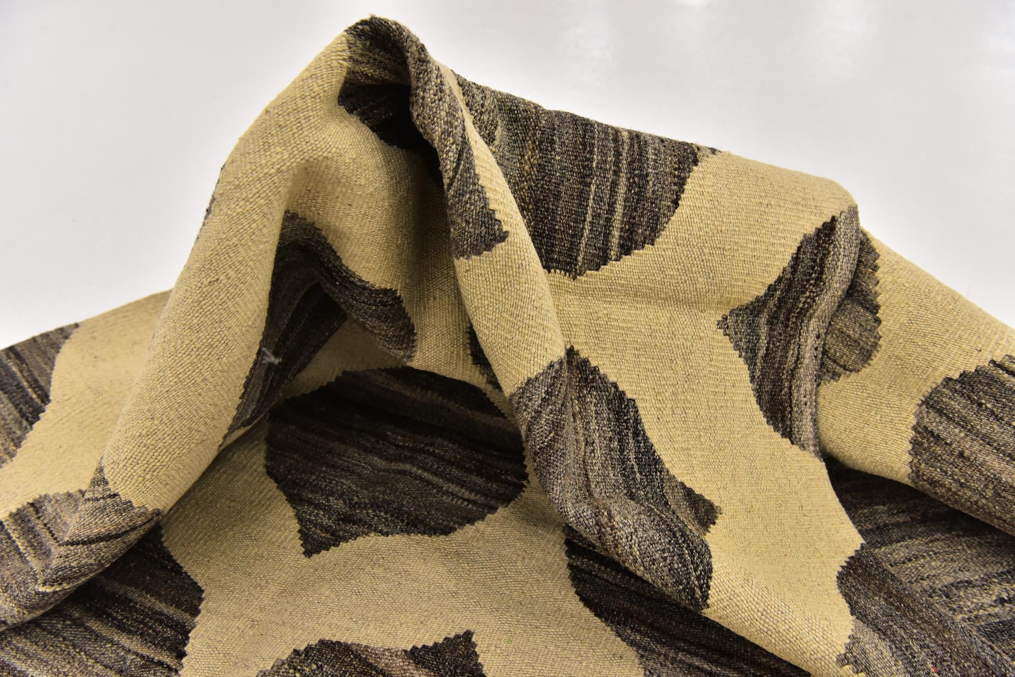 5' x 6' 6 Hand Woven Kilim Modern Wool Rug