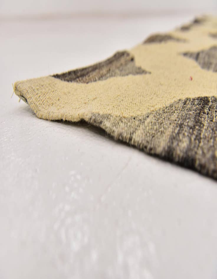 Detail image of 5' x 6' 6  Hand Woven Kilim Modern Wool Rug