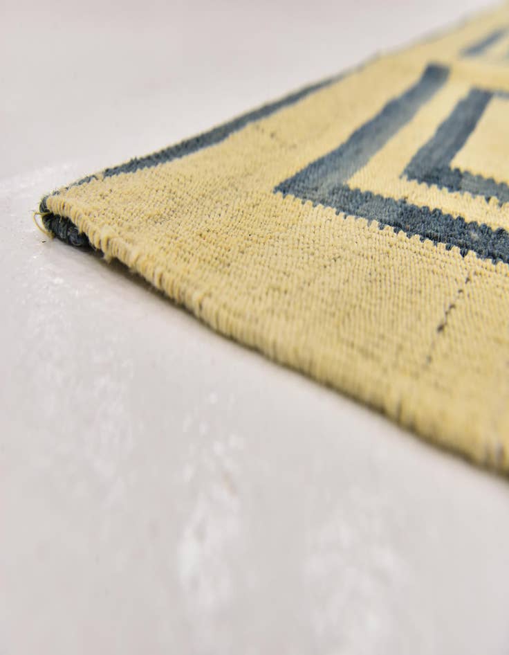 Detail image of 5' 10 x 7' 10  Hand Woven Kilim Modern Wool Rug