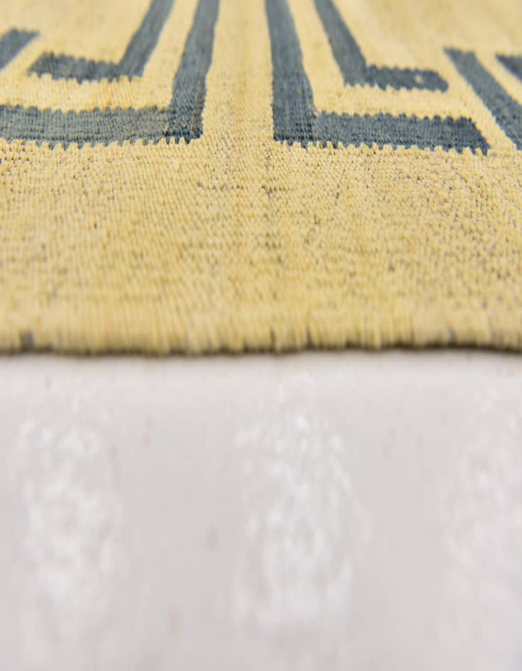 Detail image of 5' 10 x 7' 10  Hand Woven Kilim Modern Wool Rug