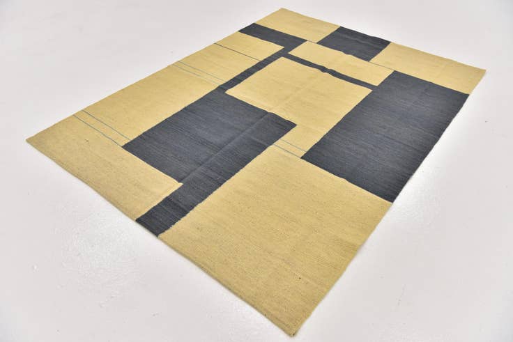 Detail image of 4' 3 x 5' 9 Hand Woven Kilim Modern Wool Rug