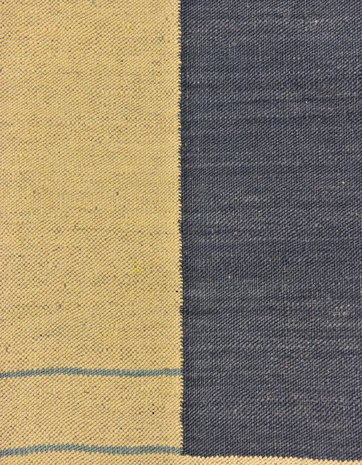 Detail image of 4' 3 x 5' 9  Hand Woven Kilim Modern Wool Rug
