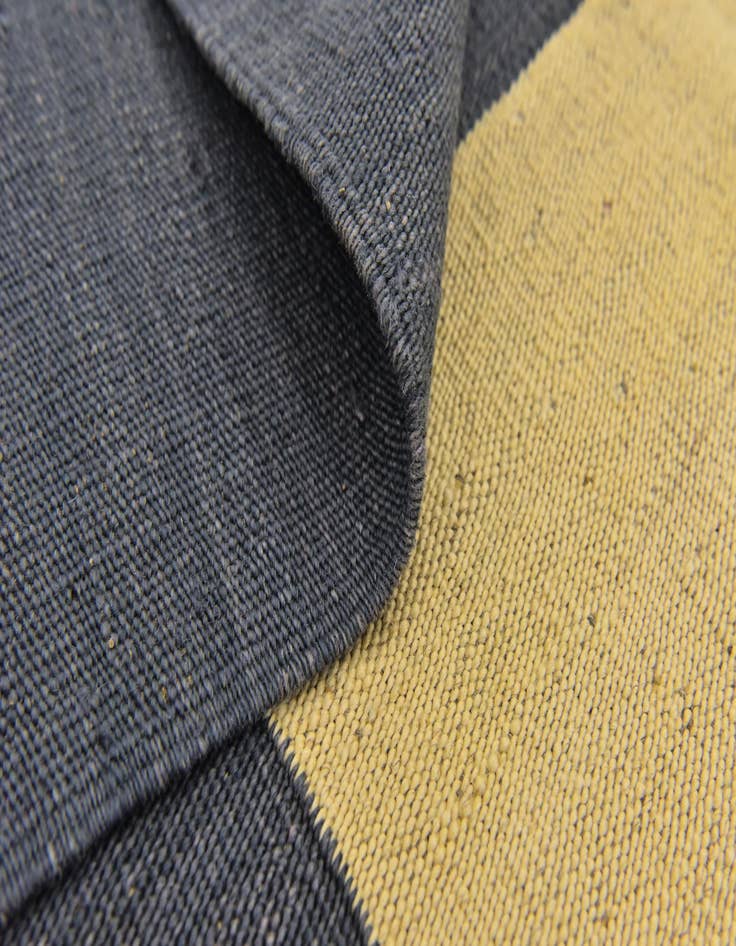 Detail image of 4' 3 x 5' 9  Hand Woven Kilim Modern Wool Rug