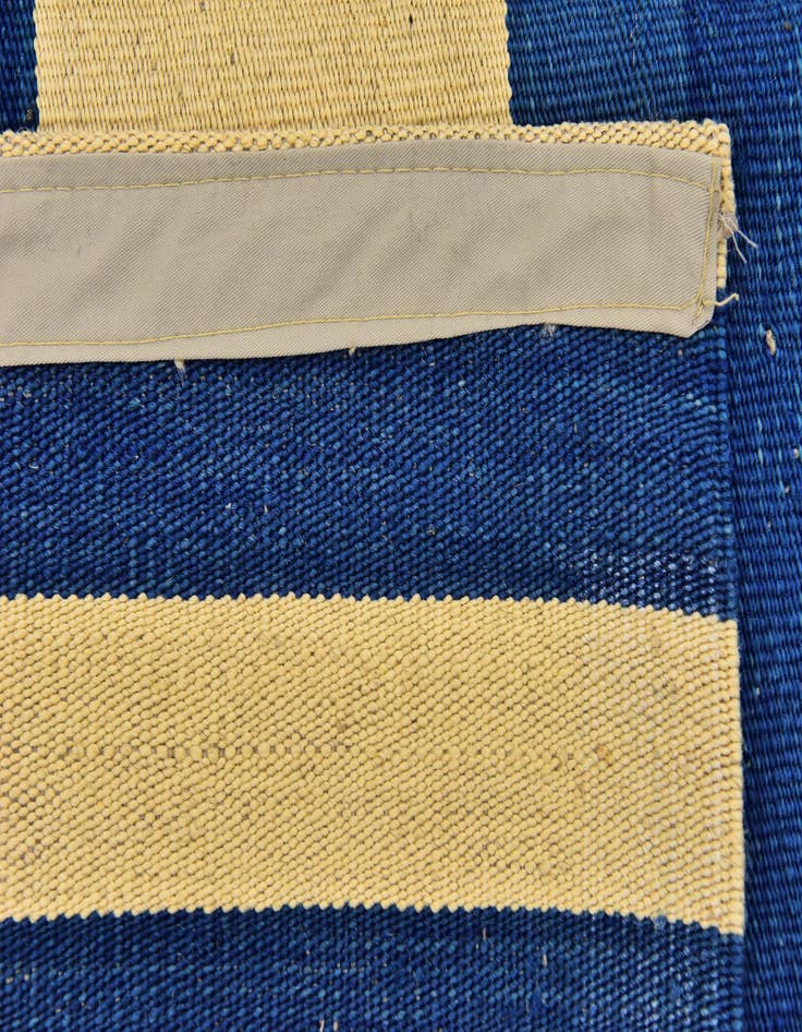 Detail image of 4' 10 x 6' 3  Hand Woven Kilim Modern Wool Rug