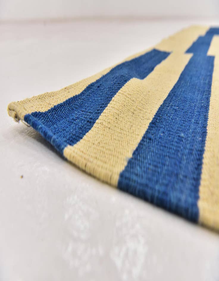 Detail image of 4' 10 x 6' 3 Hand Woven Kilim Modern Wool Rug