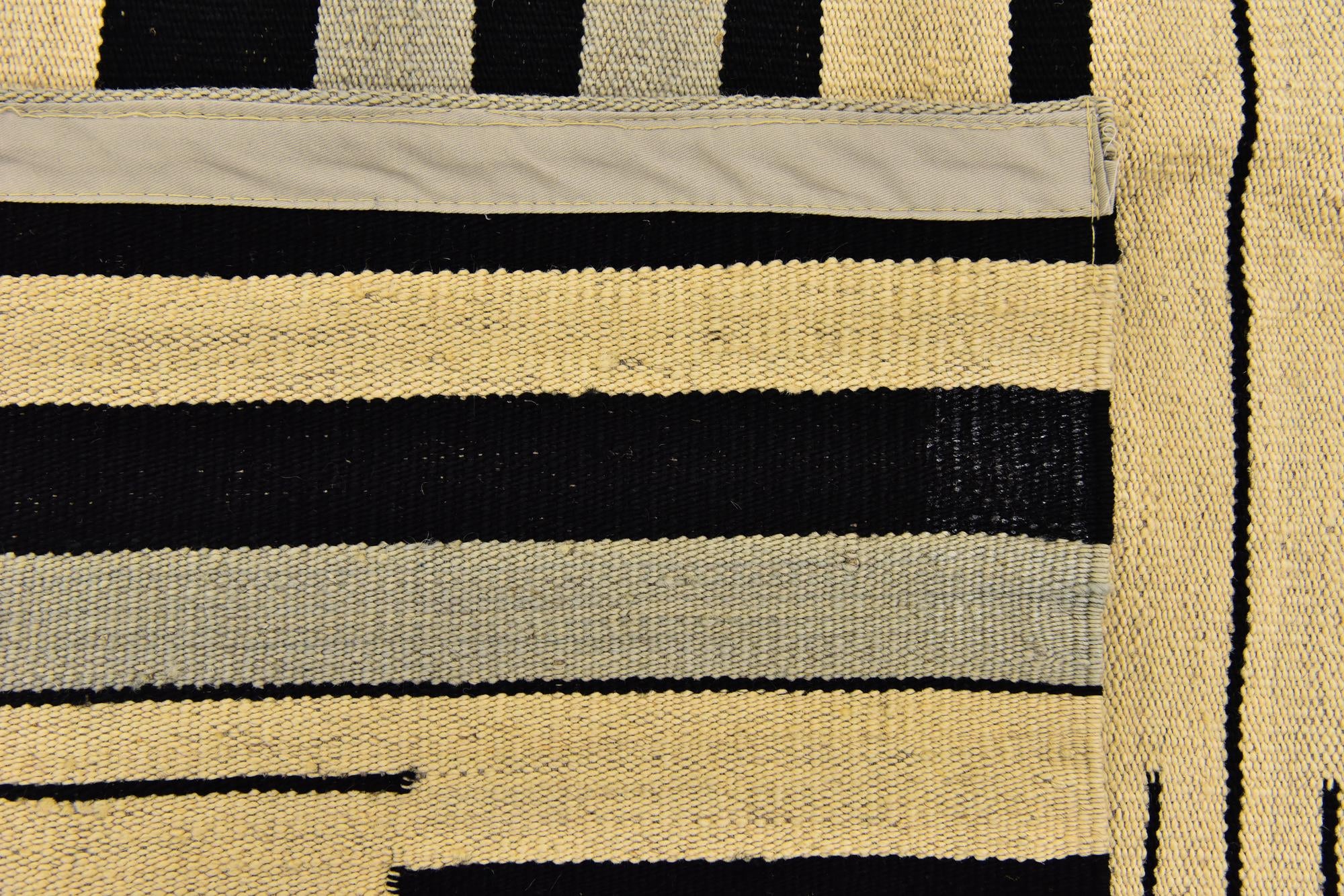 4' 4 x 5' 10 Hand Woven Kilim Modern Wool Rug