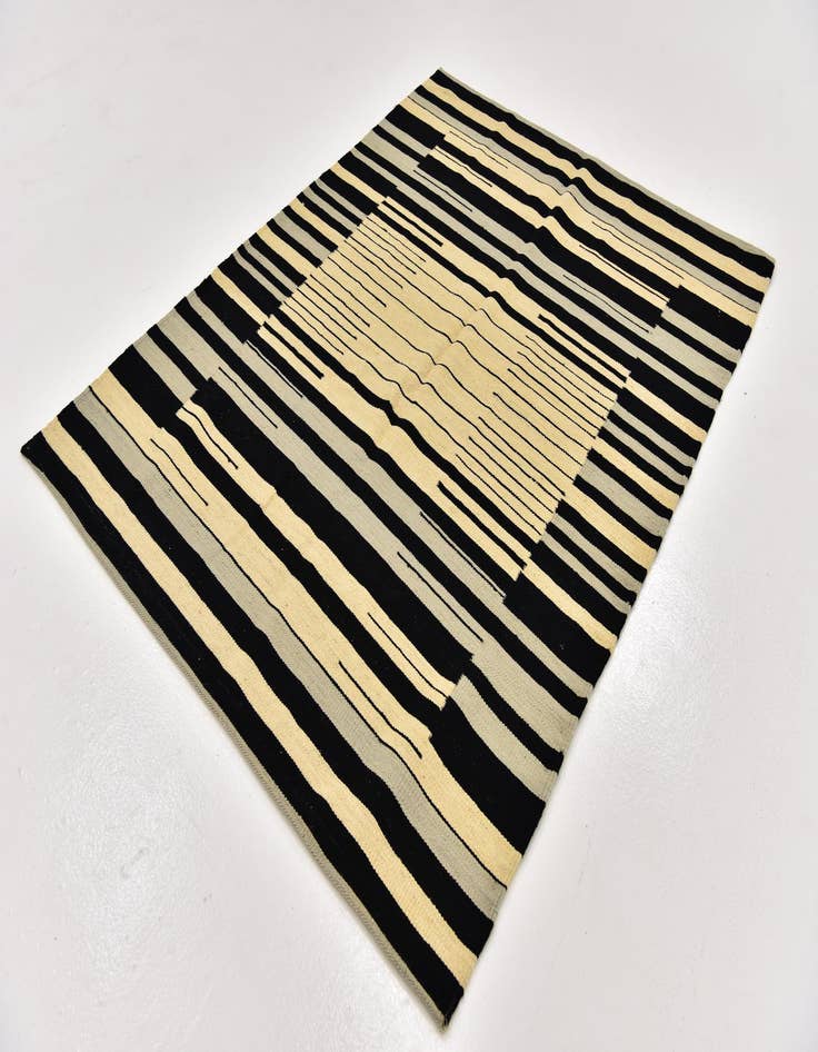 Detail image of 4' 4 x 5' 10  Hand Woven Kilim Modern Wool Rug