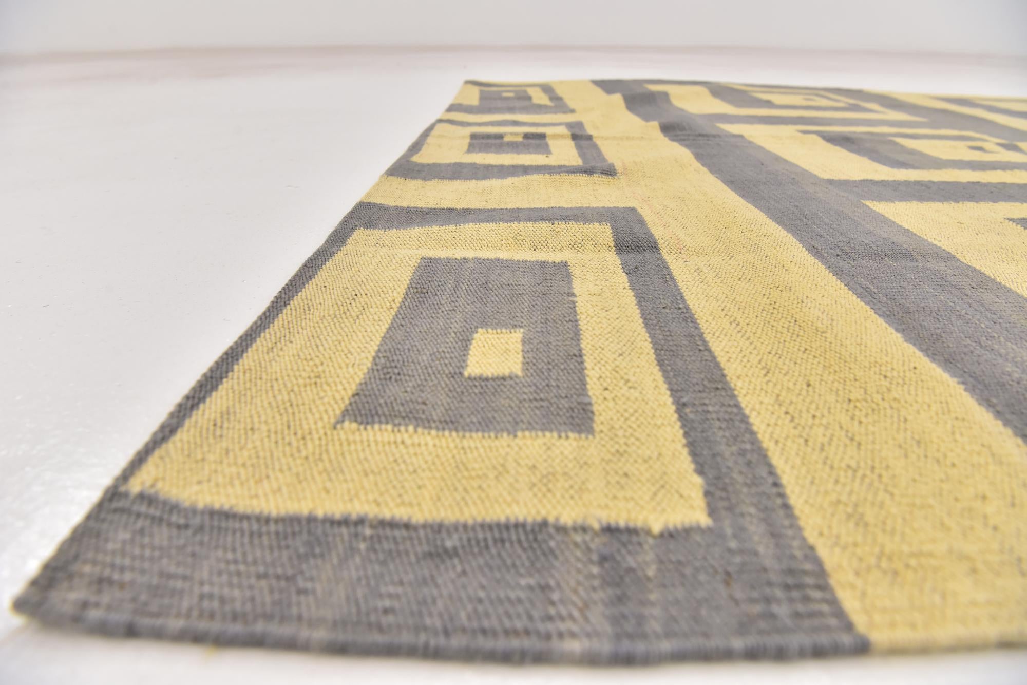 5' x 6' 6 Hand Woven Kilim Modern Wool Rug