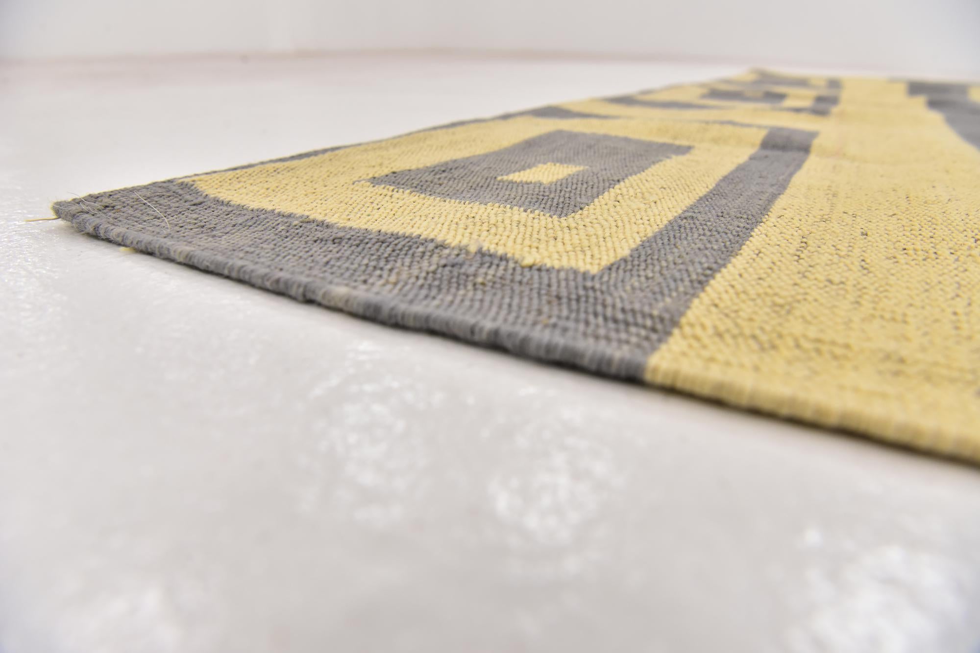 5' x 6' 6 Hand Woven Kilim Modern Wool Rug