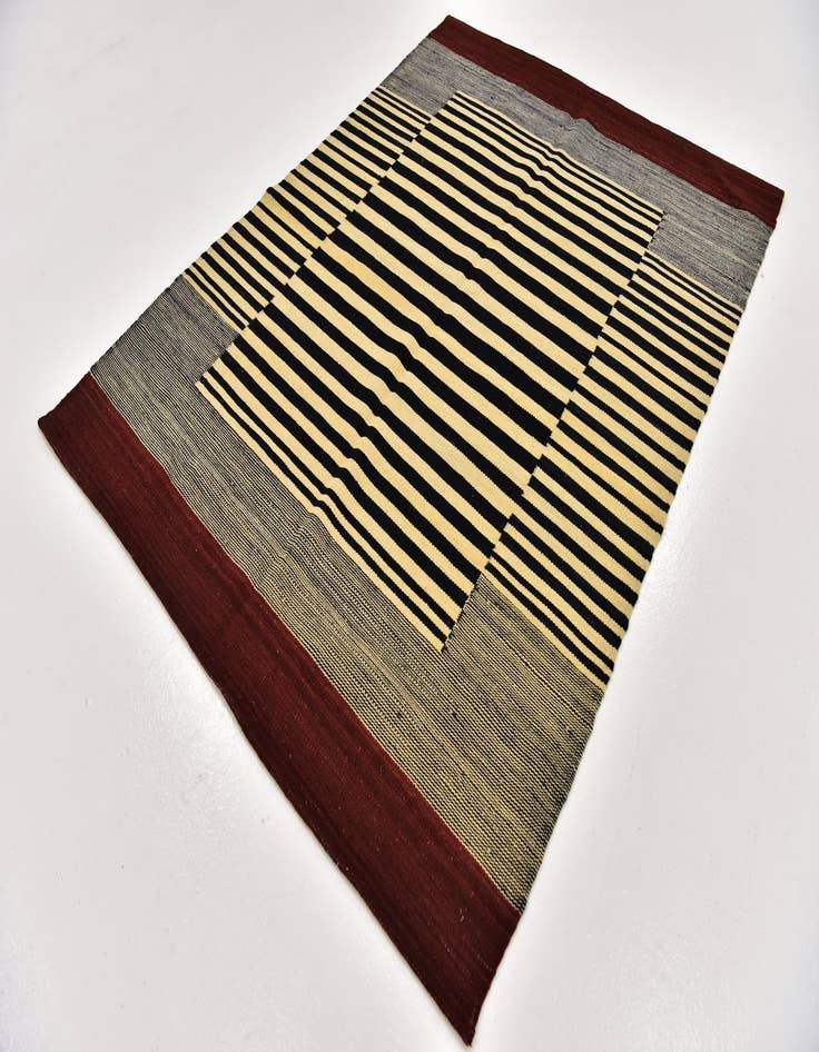 Detail image of 4' 4 x 5' 9 Hand Woven Kilim Modern Wool Rug