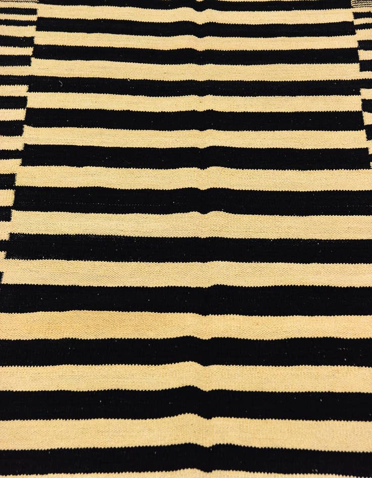 Detail image of 4' 4 x 5' 9 Hand Woven Kilim Modern Wool Rug