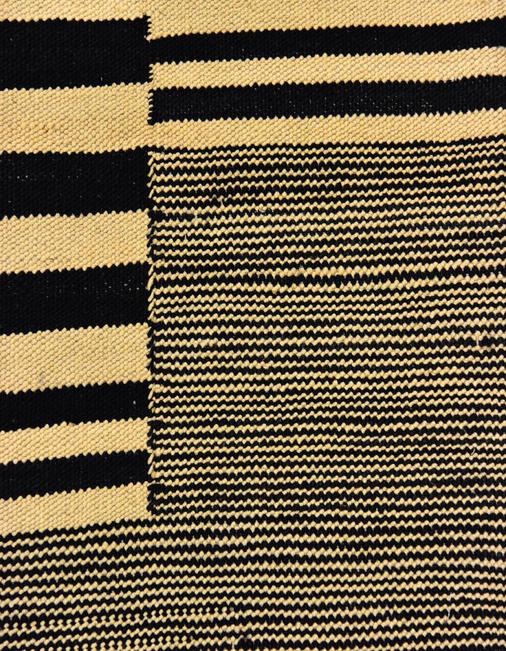 Detail image of 4' 4 x 5' 9  Hand Woven Kilim Modern Wool Rug