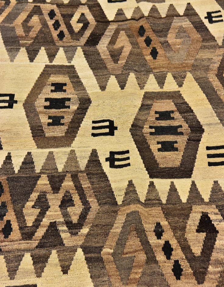 Detail image of 5' 3 x 6' 9  Hand Woven Kilim Modern Wool Rug