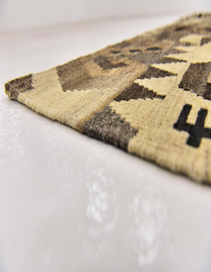 Detail image of 5' 3 x 6' 9  Hand Woven Kilim Modern Wool Rug