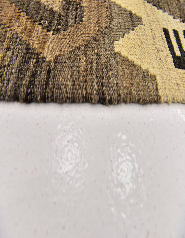 Detail image of 5' 3 x 6' 9  Hand Woven Kilim Modern Wool Rug