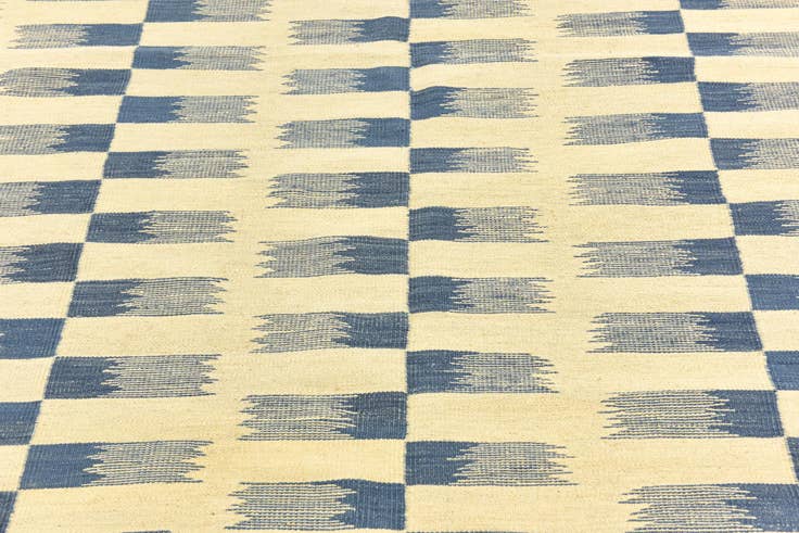Detail image of 6' x 7' 9 Hand Woven Kilim Modern Wool Rug