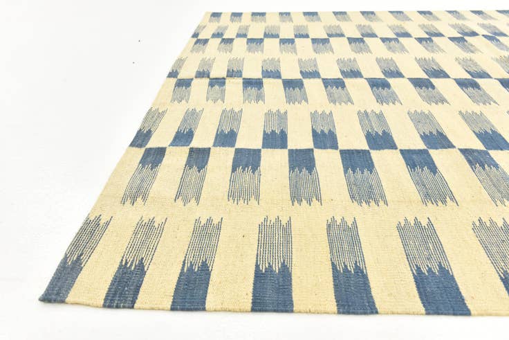 Detail image of 6' x 7' 9 Hand Woven Kilim Modern Wool Rug