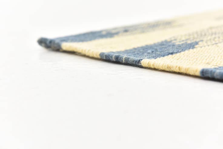 Detail image of 6' x 7' 9 Hand Woven Kilim Modern Wool Rug