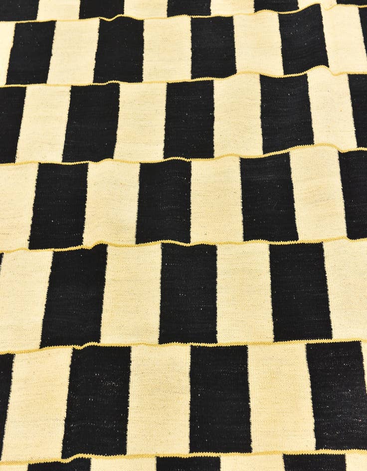 Detail image of 6' x 8'  Hand Woven Kilim Modern Wool Rug